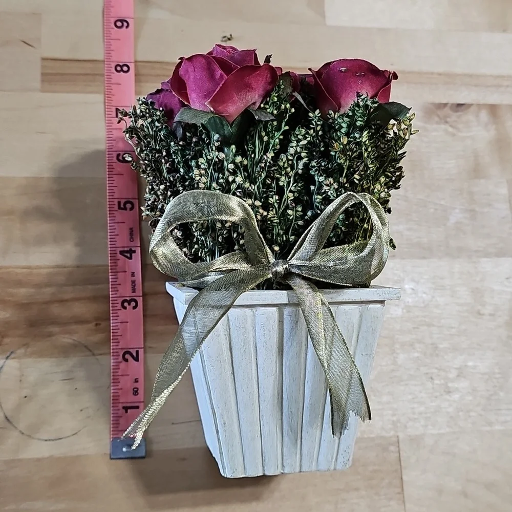 🌹 Set of 2 Mini Faux Rose Topiary Arrangements